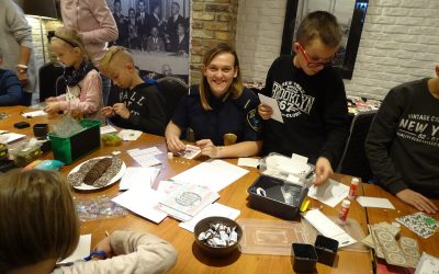 Wspólnie tworzymy kartki świąteczne